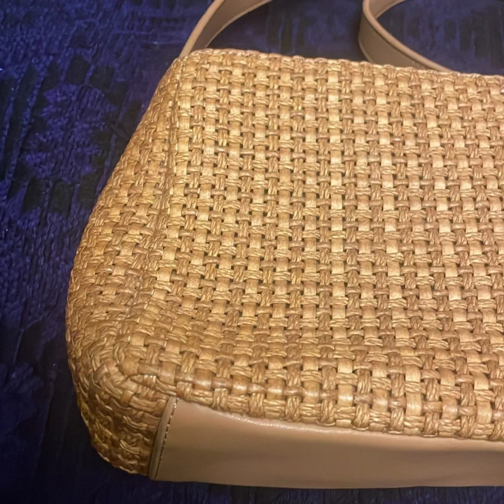 Fossil women’s woven fiber purse - Picture 2 of 10